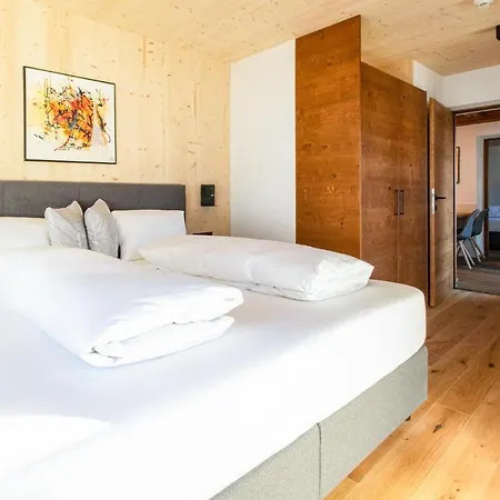 Wally Berg Apartment *